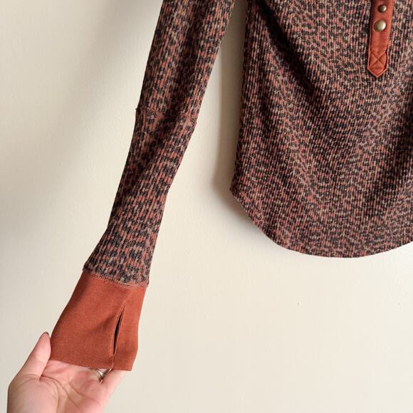 Free People Brown and Tan Button-Down Top - Picture 3 of 9